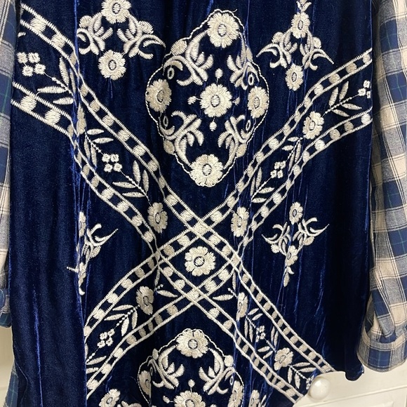 Paparazzi Blue Plaid Flannel Velvet Embroidered Button Down Shirt Size 2X Navy - Picture 8 of 11